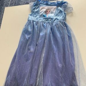 4T Elsa frozen dress up